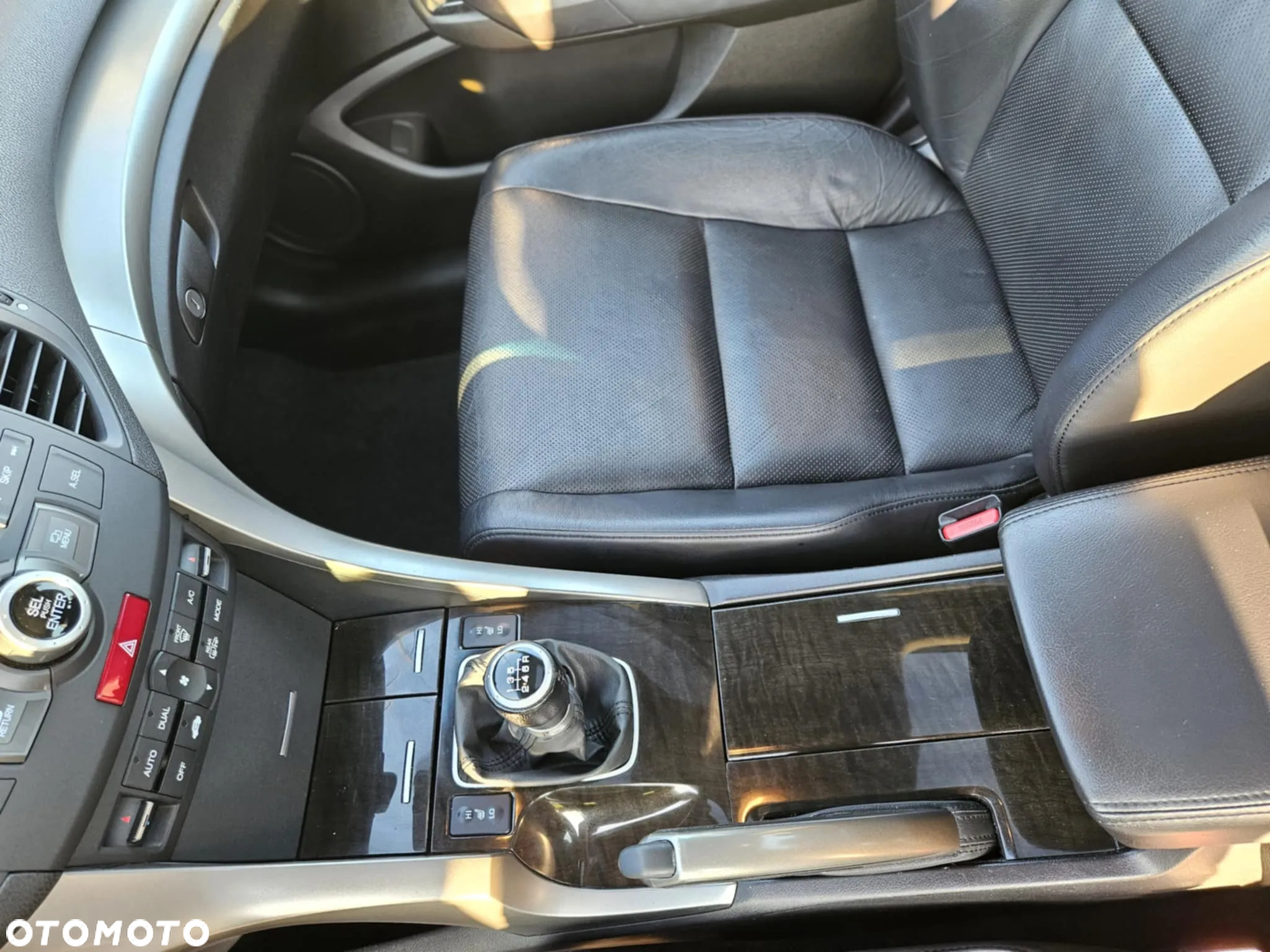 Honda Accord 2.0 Executive - 17
