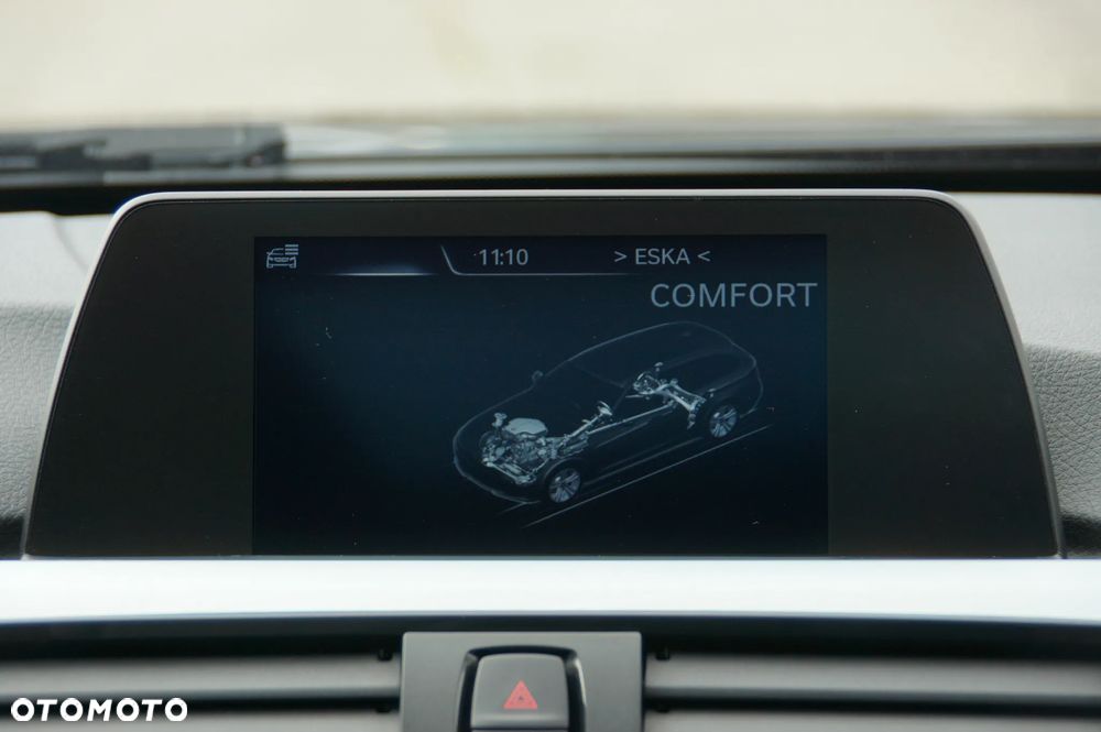 BMW Seria 3 320d Touring xDrive - 17