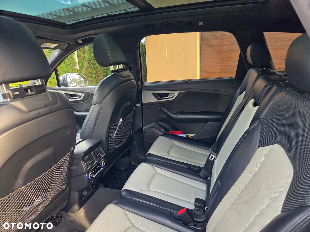 Audi SQ7 - 12