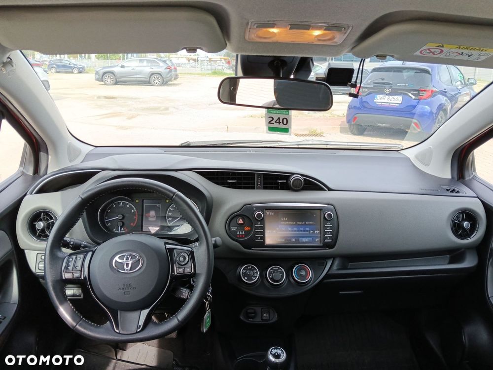 Toyota Yaris 1.5 Premium - 9