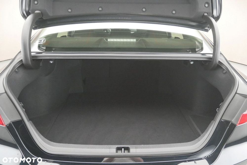 Toyota Camry 2.5 Hybrid Comfort CVT - 16