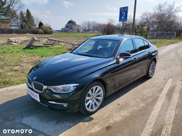 BMW Seria 3 328i Touring xDrive