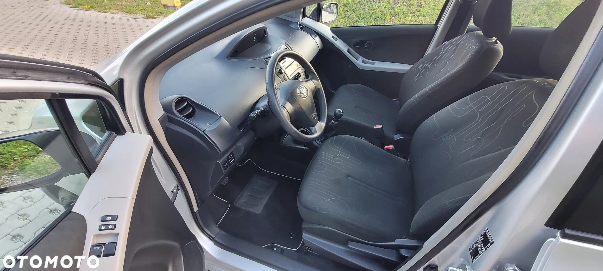 Toyota Yaris 1.33 Luna - 5