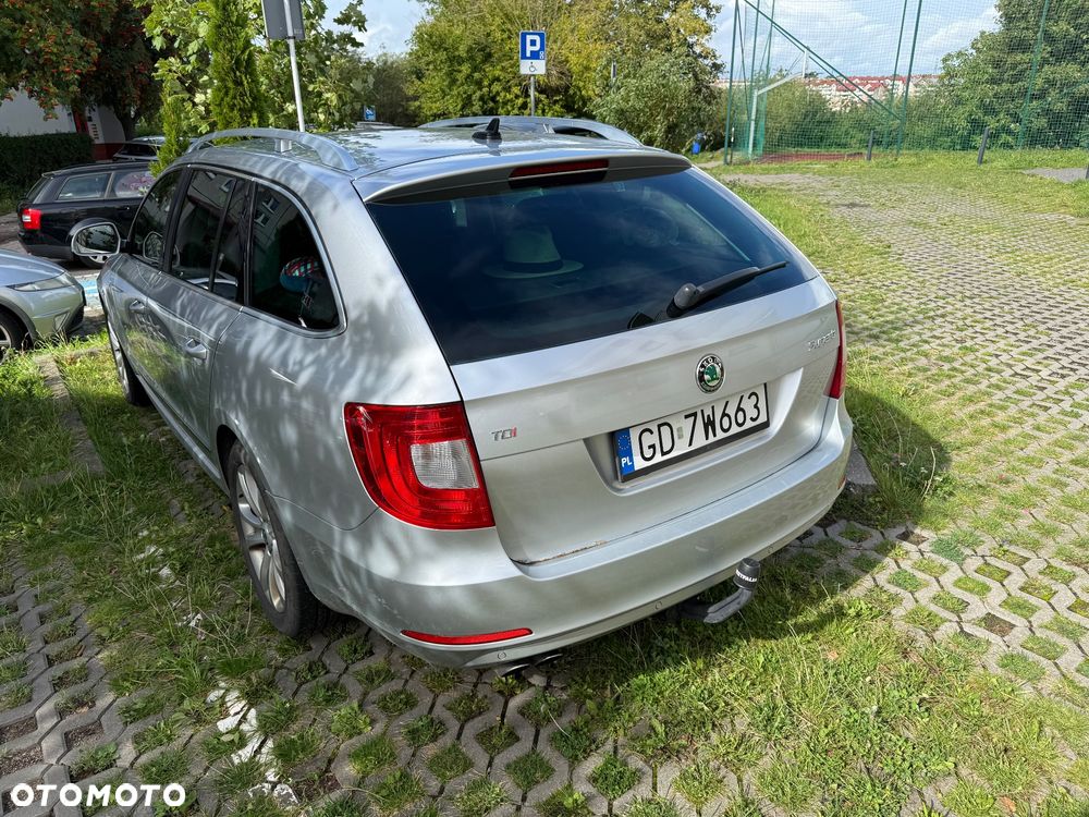 Skoda Superb 2.0 TDI Elegance DSG - 6