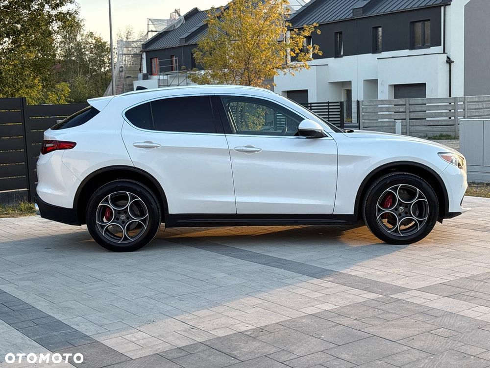 Alfa Romeo Stelvio - 11