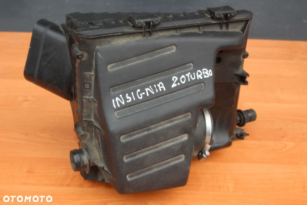 OBUDOWA FILTRA POWIETRZA 2.0 TURBO OPEL INSIGNIA   55560885  FD