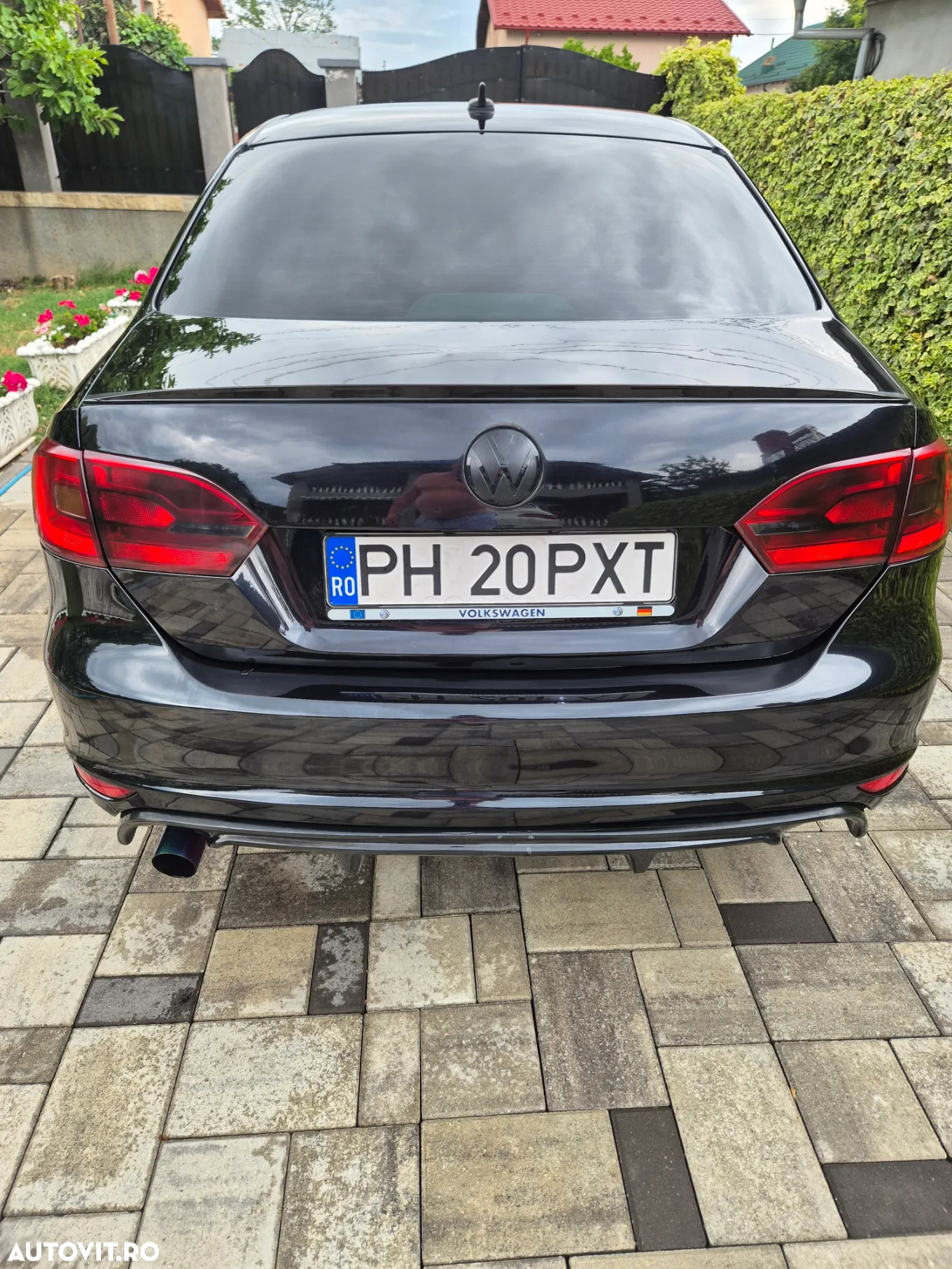 Volkswagen Jetta - 4