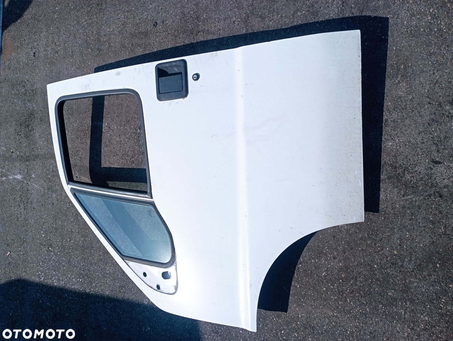 DRZWI LEWY PRZÓD

 FIAT
 DUCATO MAXI II - 1