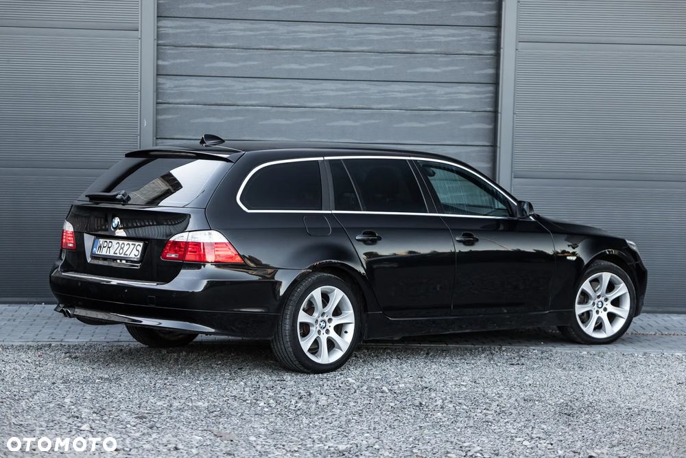 BMW Seria 5 525d xDrive Touring - 12