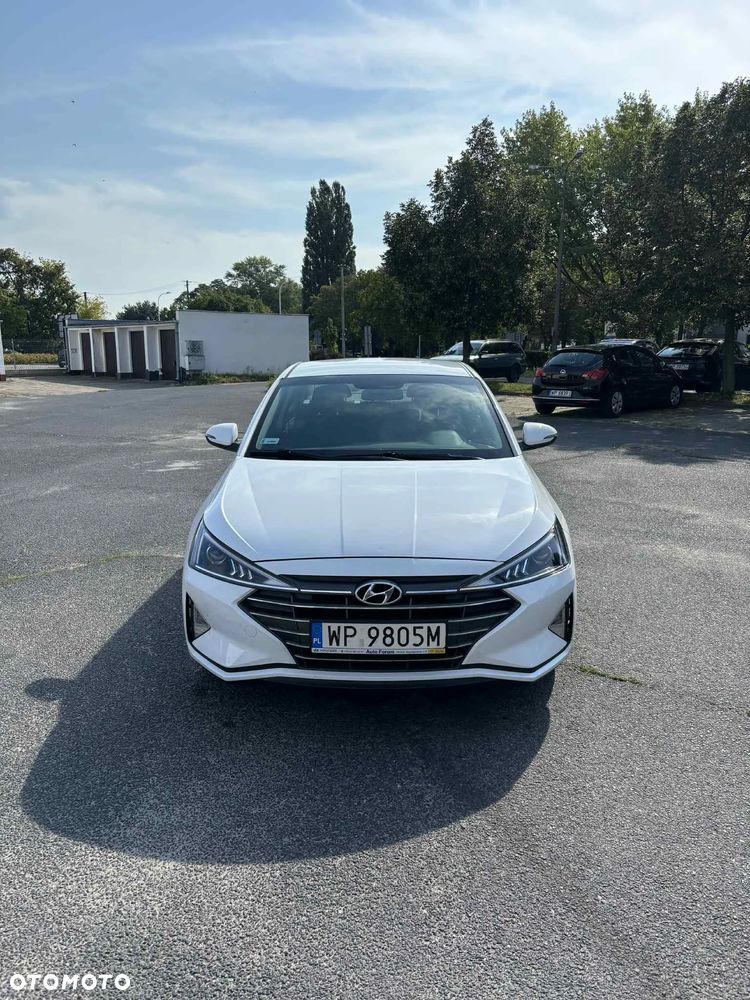 Hyundai Elantra ver-1-6-comfort - 8