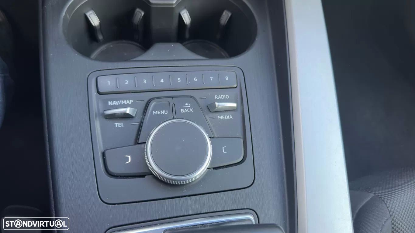 Audi A4 Avant 2.0 TDI Advance S tronic - 21