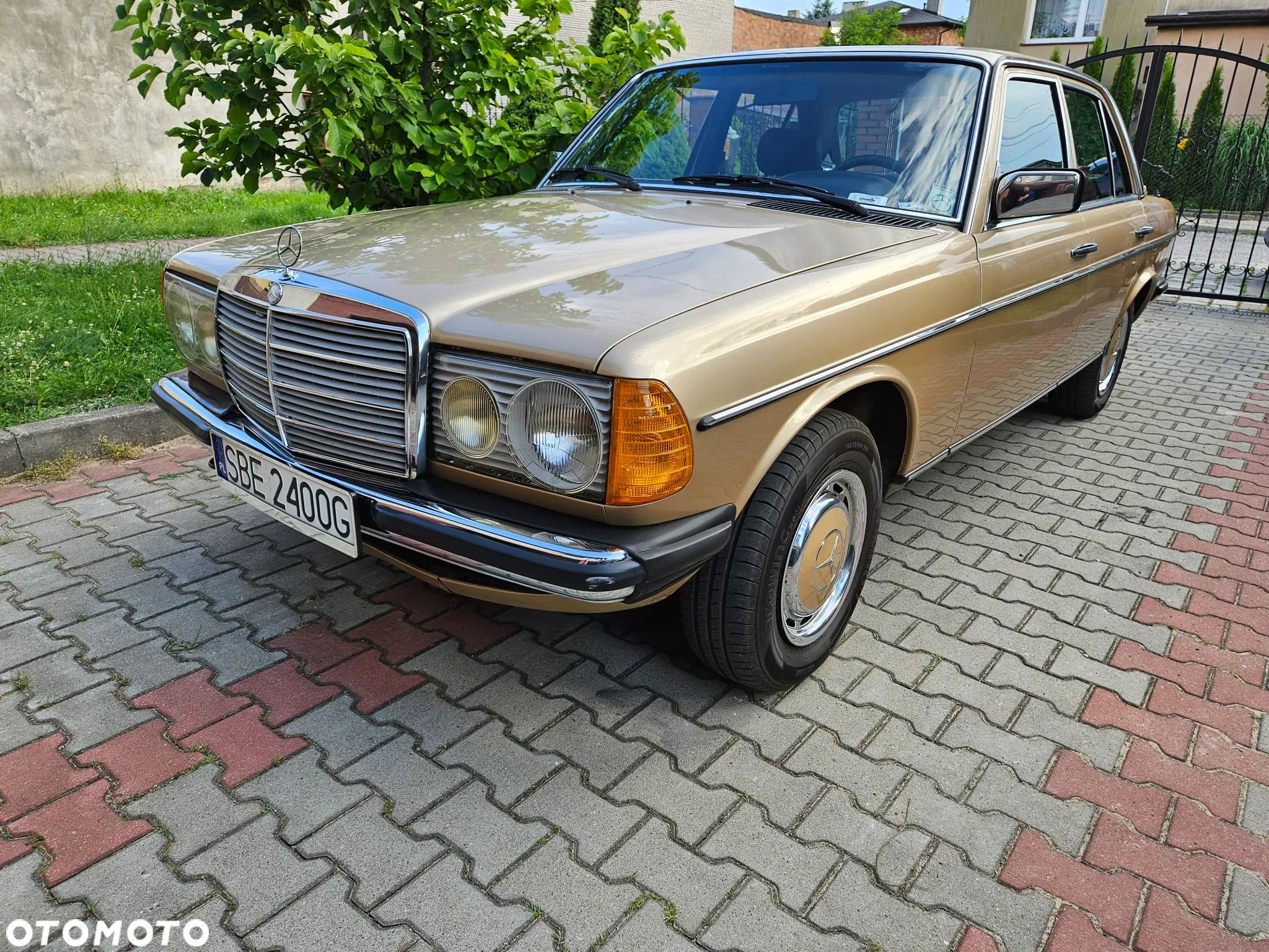 Mercedes-Benz W123 - 1