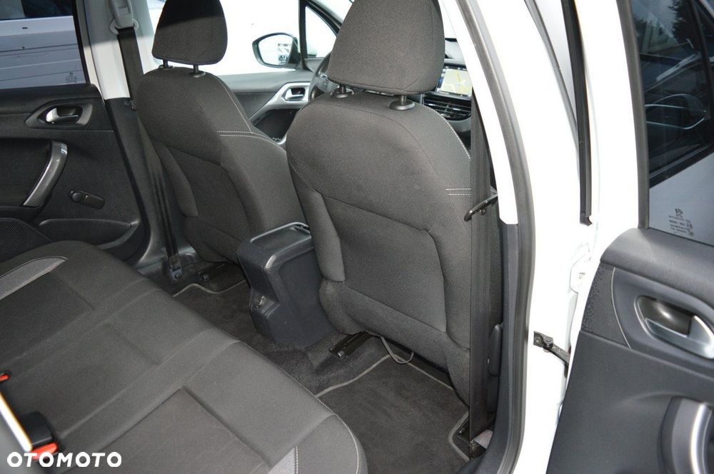 Peugeot 2008 1.2 Pure Tech Access - 33