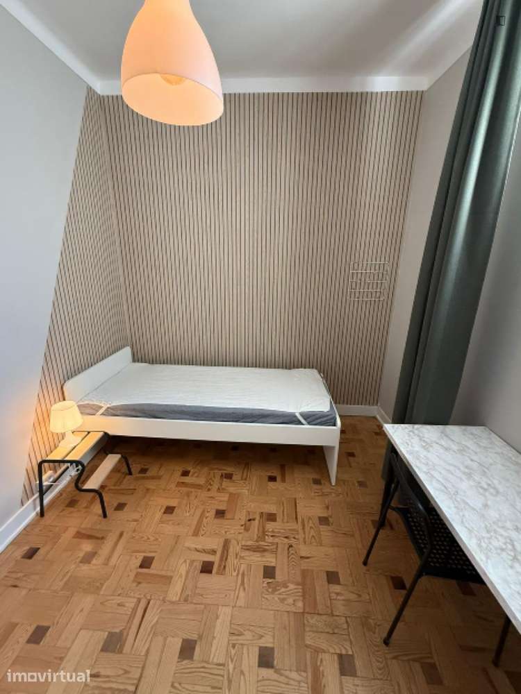 Quarto - localizado em Santarem - Grande imagem: 4/10
