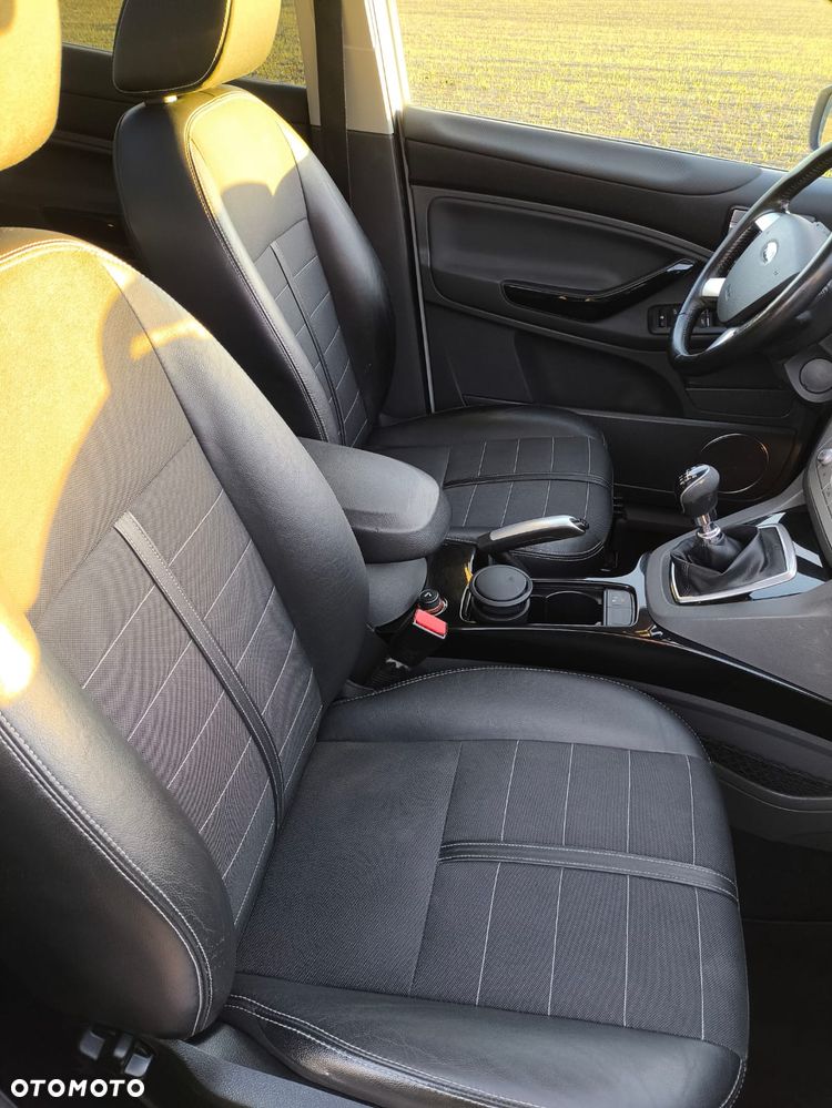 Ford Kuga 2.0 TDCi 4x4 Titanium - 12