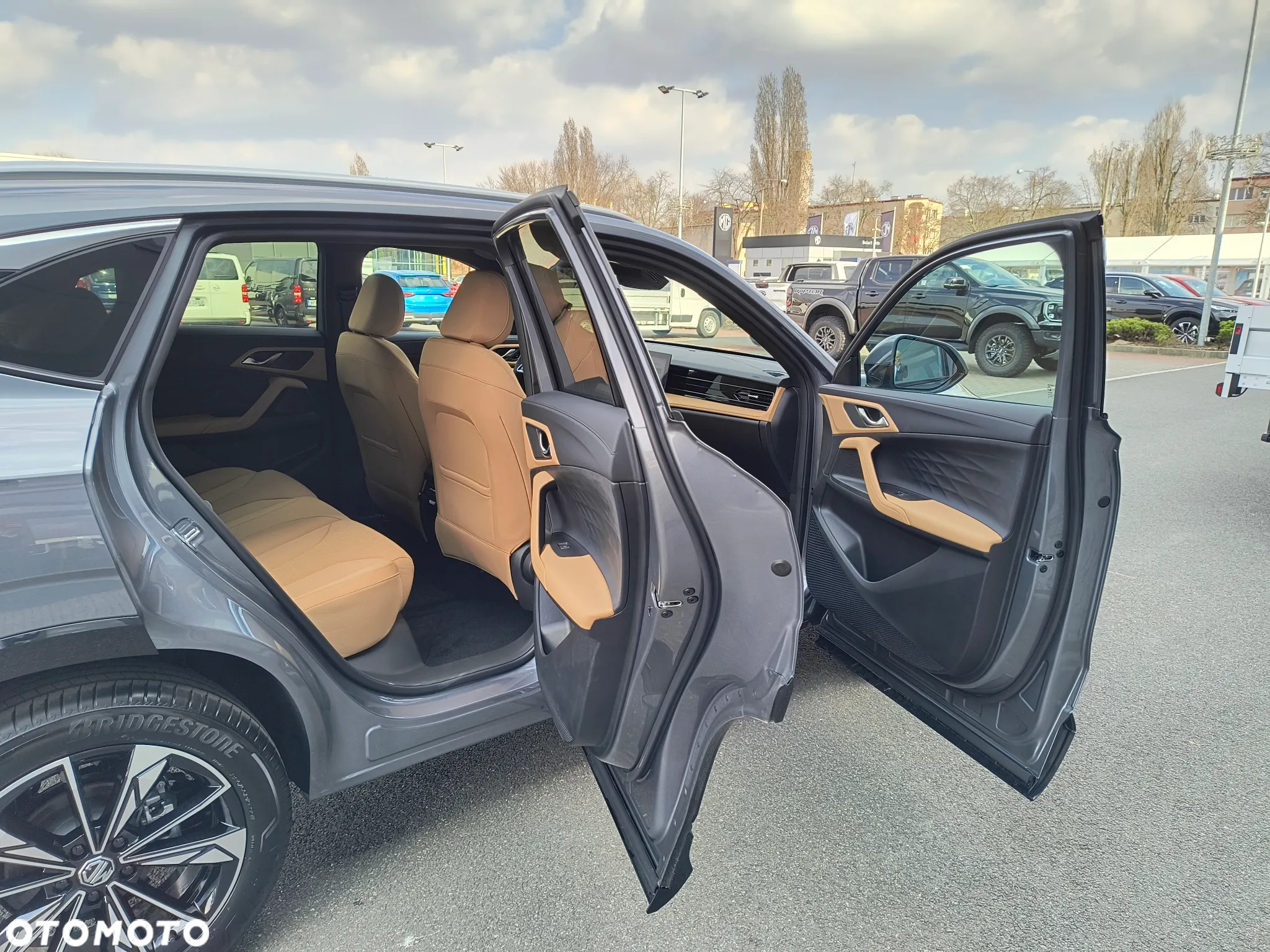 MG HS 1.5 T-GDI Excite DCT - 12