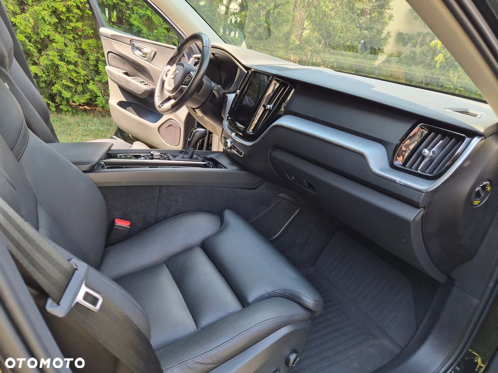 Volvo XC 60 D4 AWD Momentum Pro - 5