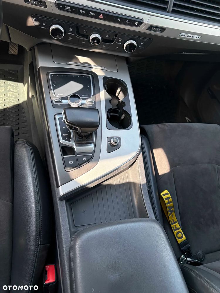 Audi Q7 - 7