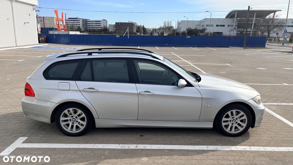 BMW Seria 3 318i - 10