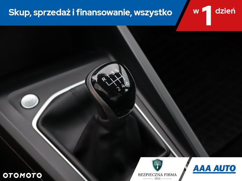 Volkswagen Golf - 17