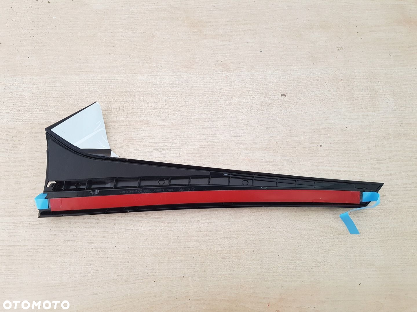 VW GOLF 8 listwa prawy spoiler klapy 5H9827940A - 2