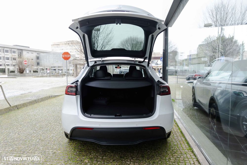 Tesla Model Y Long Range Tração Integral - 16