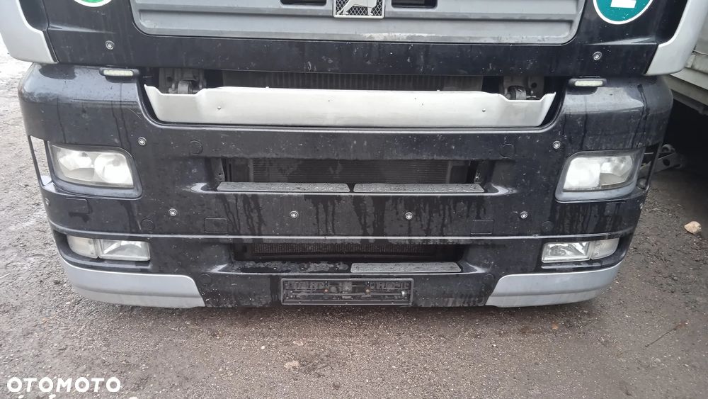 Zderzak MAN TGA czerwony niebieski czarny - 3