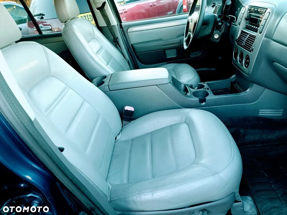 Ford Explorer 4.0 4WD - 15