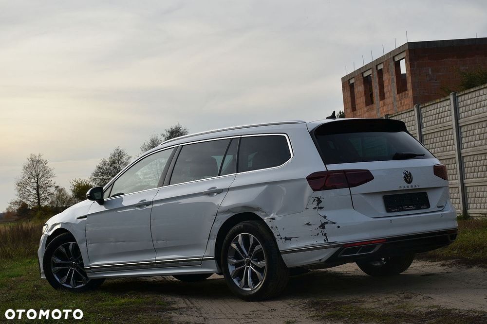 Volkswagen Passat Variant 2.0 TDI SCR DSG 4Motion Elegance - 4