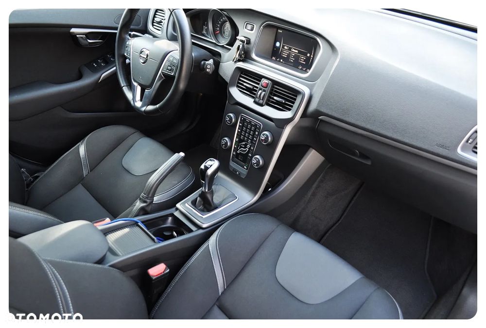 Volvo V40 T2 Drive-E Momentum - 32