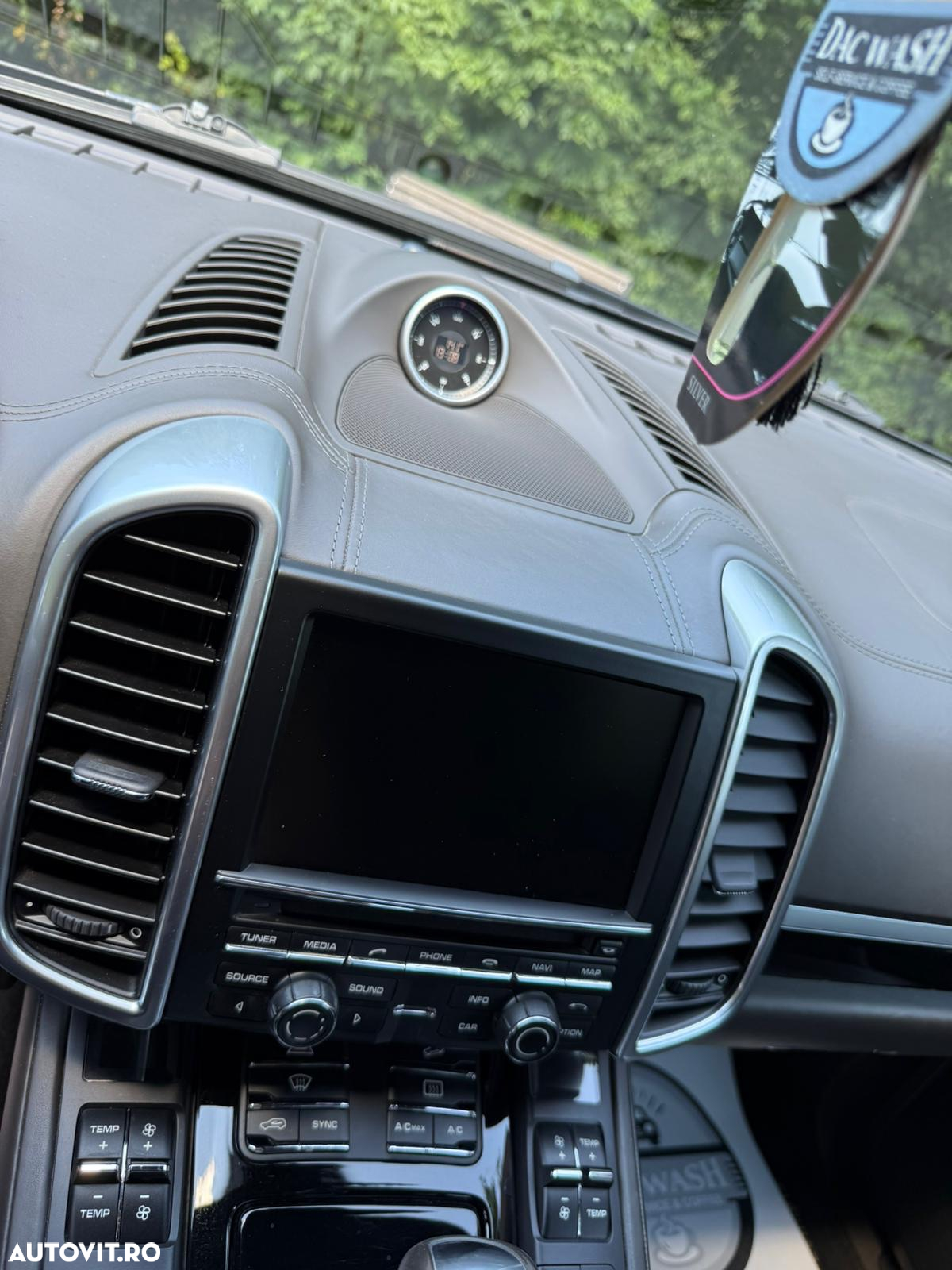 Porsche Cayenne 3.0 L - 32