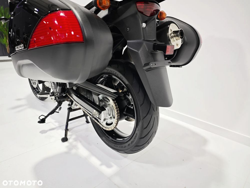Suzuki V-STROM - 16
