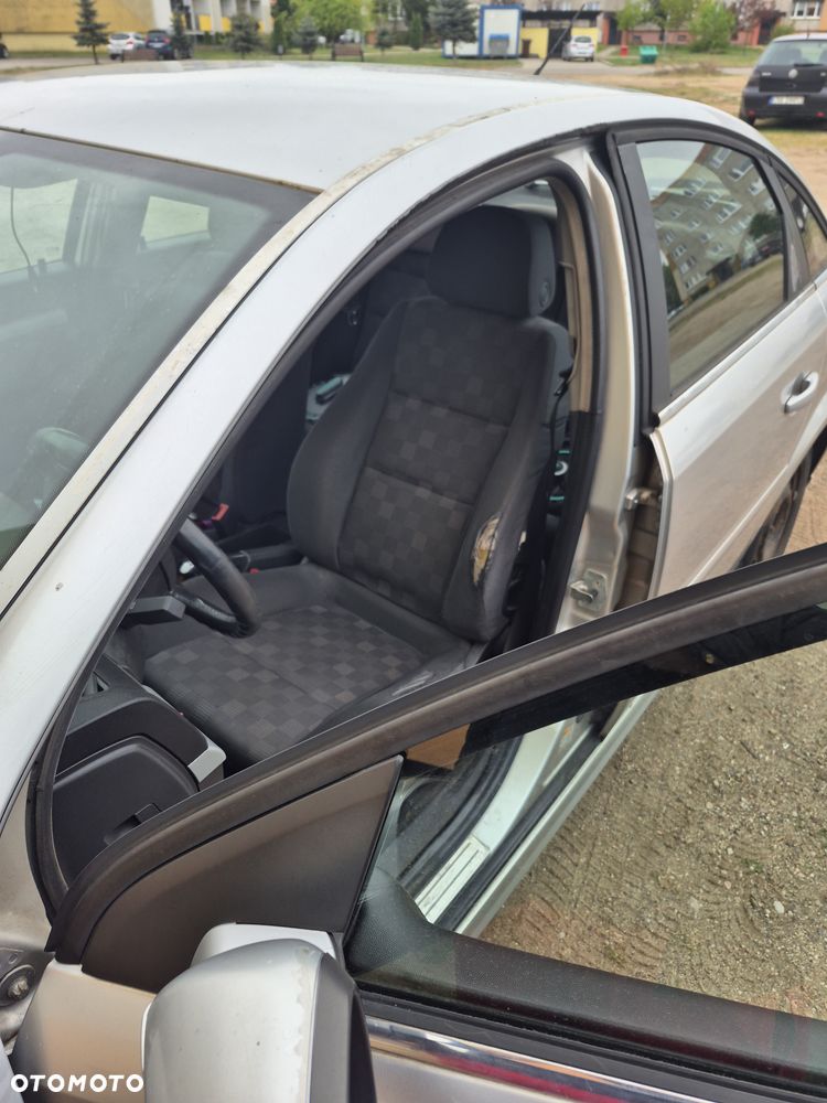 Opel Vectra 1.8 - 8