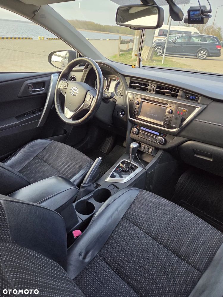 Toyota Auris 1.6 Prestige MS - 8