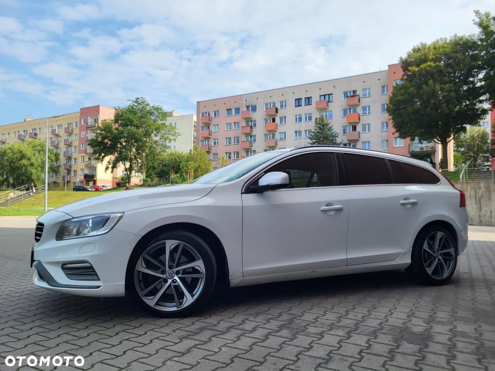 Volvo V60 D4 Drive-E R-Design Momentum - 15
