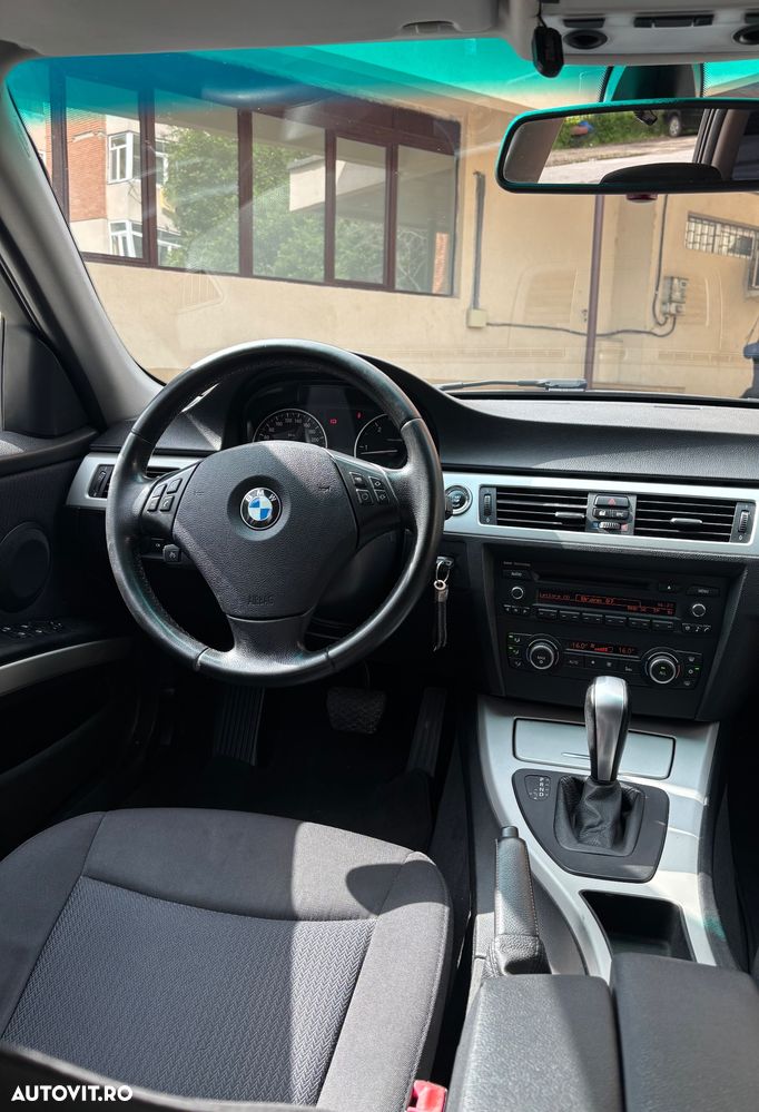 BMW 3 Series 2010 — imagine 5