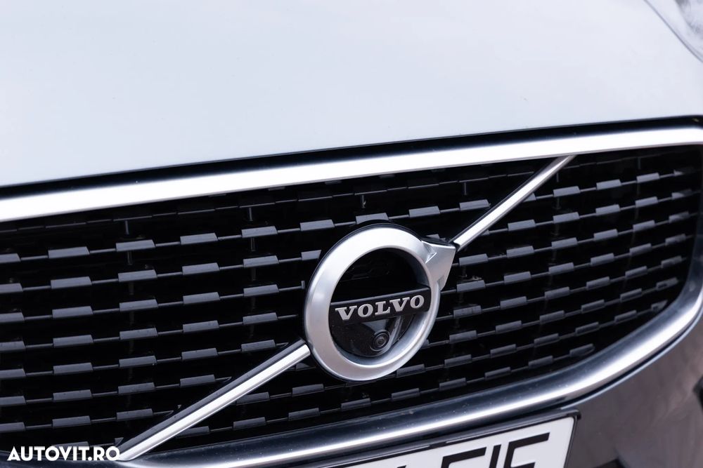 Volvo XC 60 Recharge T8 Twin Engine eAWD R-Design - 12