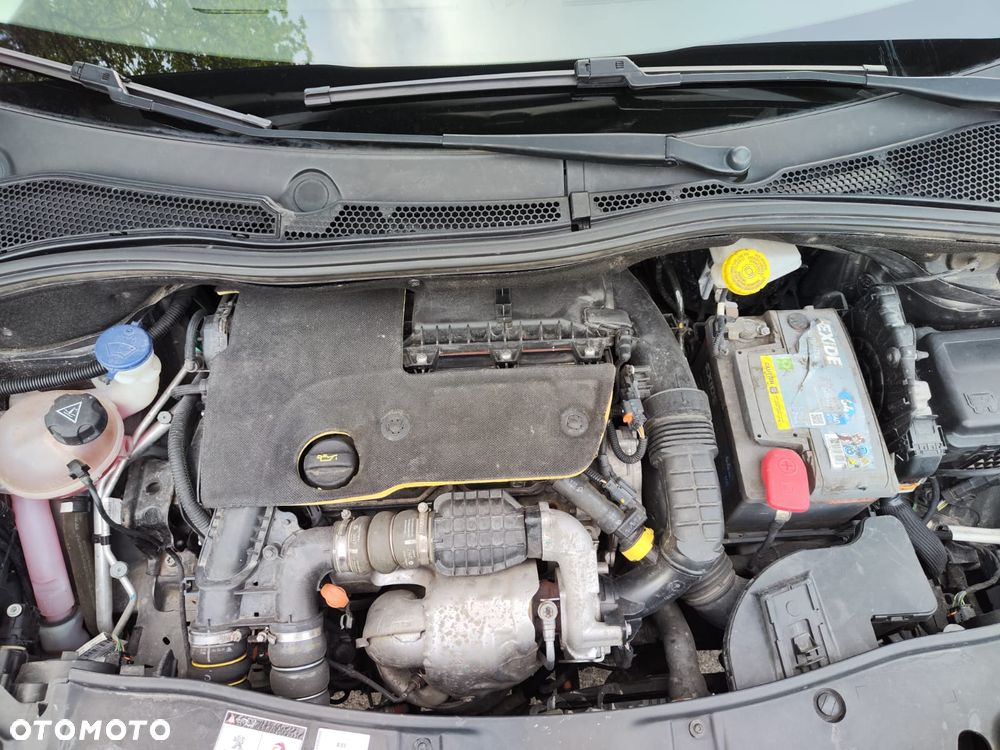 Peugeot 2008 1.6 BlueHDi Style - 16
