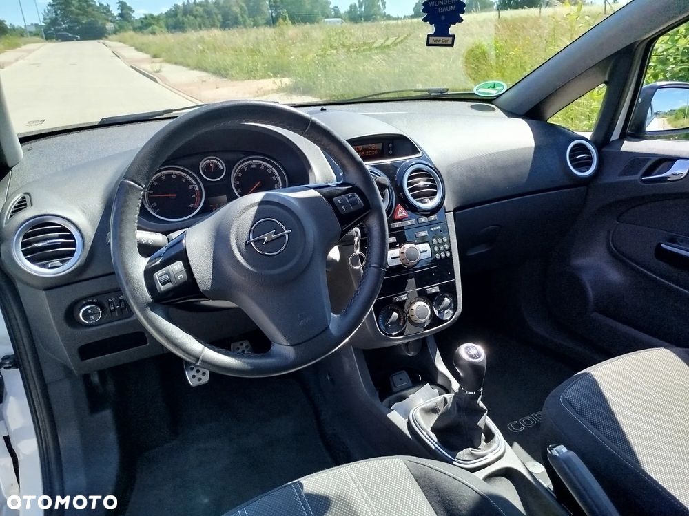 Opel Corsa - 25