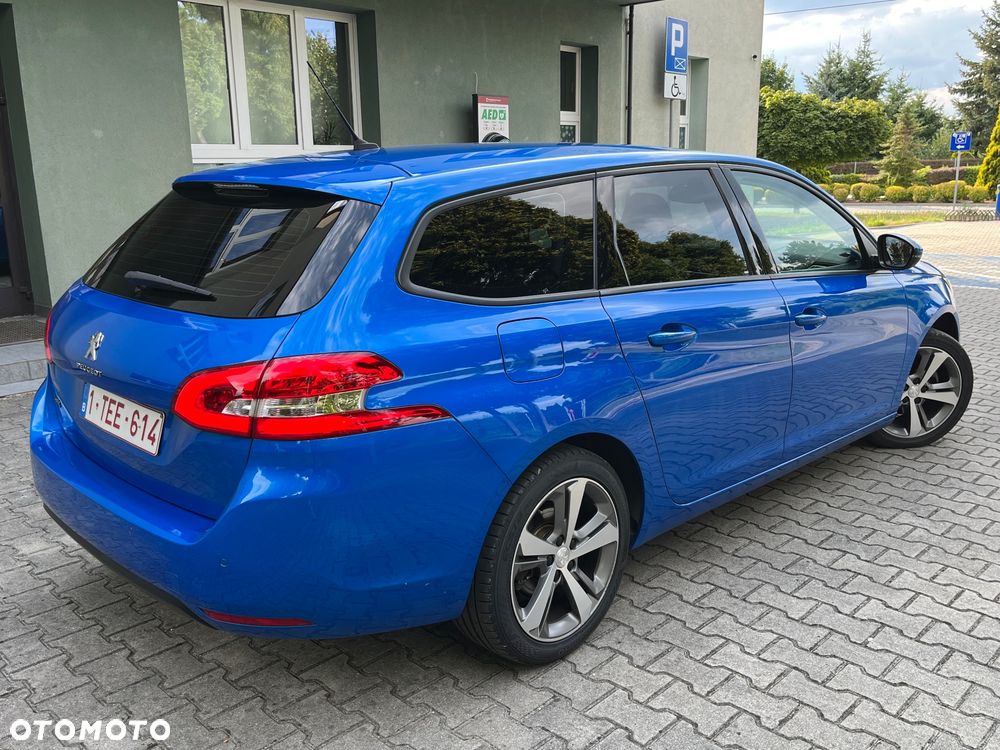 Peugeot 308 BlueHDi 130 EAT8 Business - 11