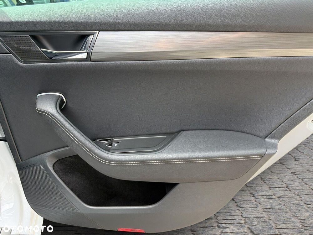 Skoda Superb 2.0 TDI SCR Style DSG - 36