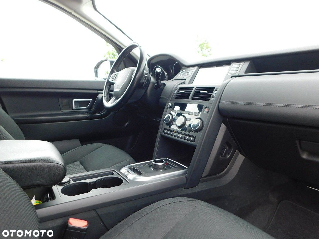 Land Rover Discovery Sport - 24