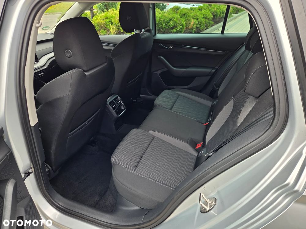 Skoda Octavia 2.0 TDI DSG Ambition - 11