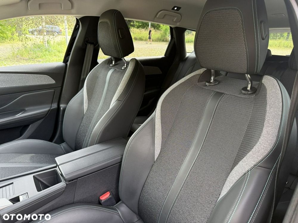 Peugeot 308 BlueHDi 130 EAT8 Allure - 21