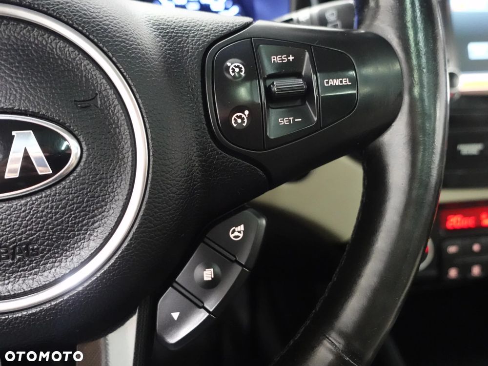 Kia Carens 1.7 CRDi Spirit - 38