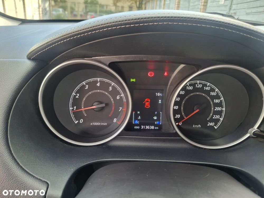 Mitsubishi Outlander - 7