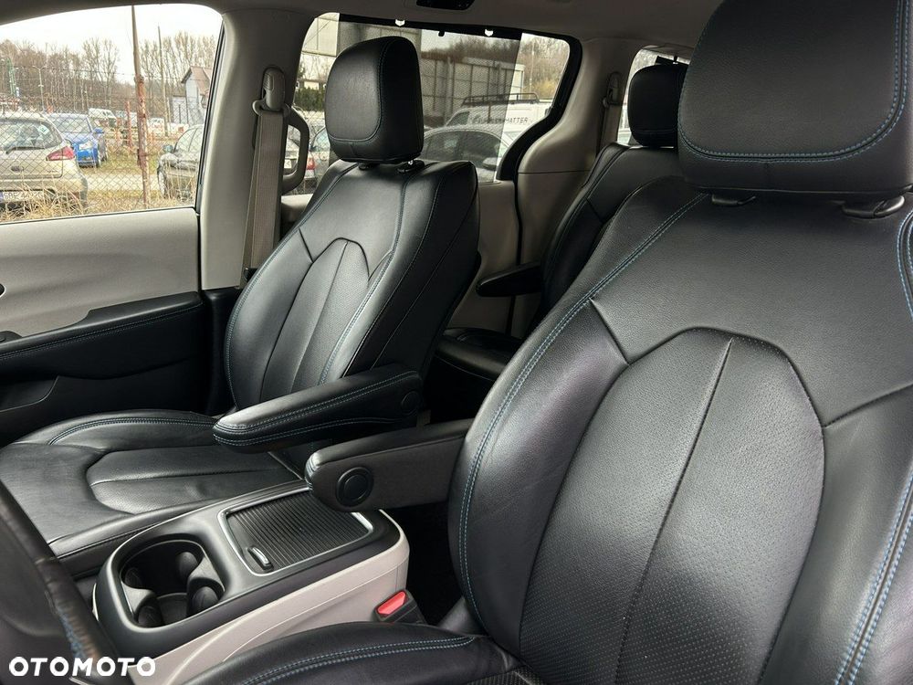 Chrysler Pacifica - 14