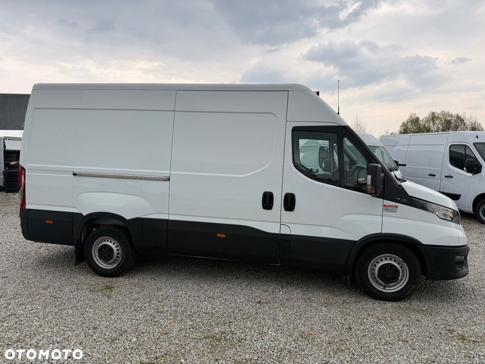 Iveco 2022/Daily/Średni/160 KM/manual/Klima/PDC/ bardzo dobry stan - 4