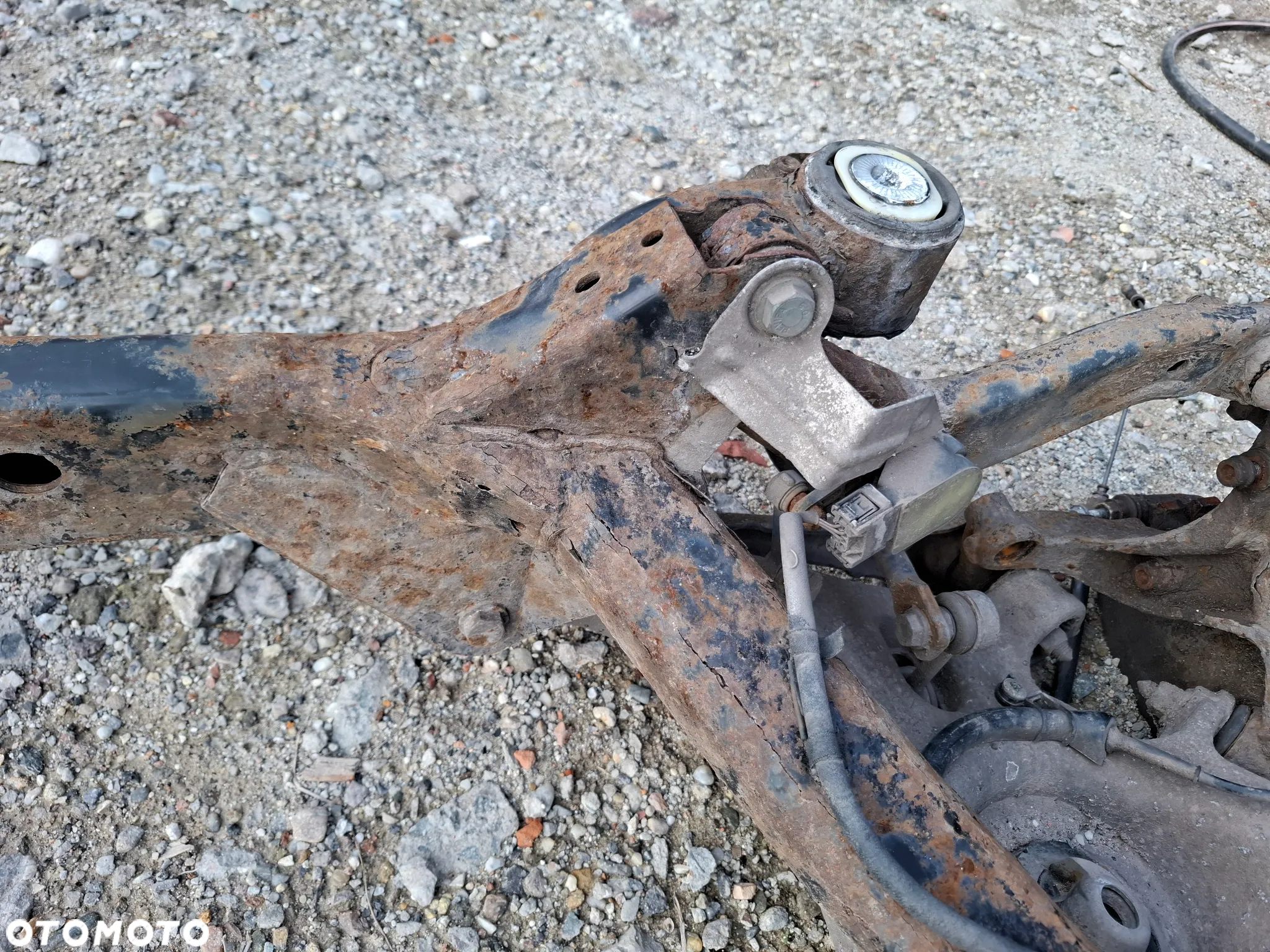 BELKA ZAWIESZENIE TRAWERS TYL TYLNA TYLNY AUDI A4 B6 SEDAN KOMBI SLASK WYSYLKA - 3