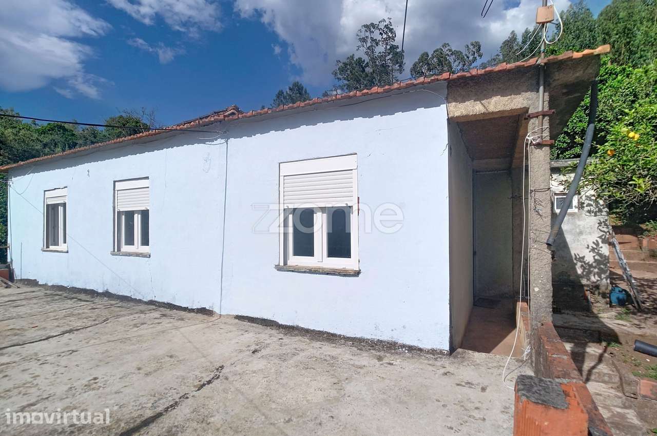 Moradia T3 | Terreno 1944 m2 | Junto à Estação de Metro - Grande imagem: 2/22